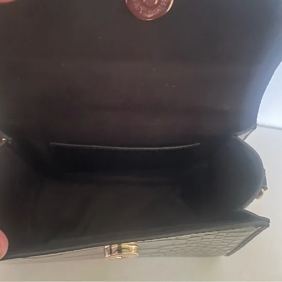 Crocodile-Embossed-Square-Bag-Mini-Flap-Black fun size ! - Picture 4 of 8